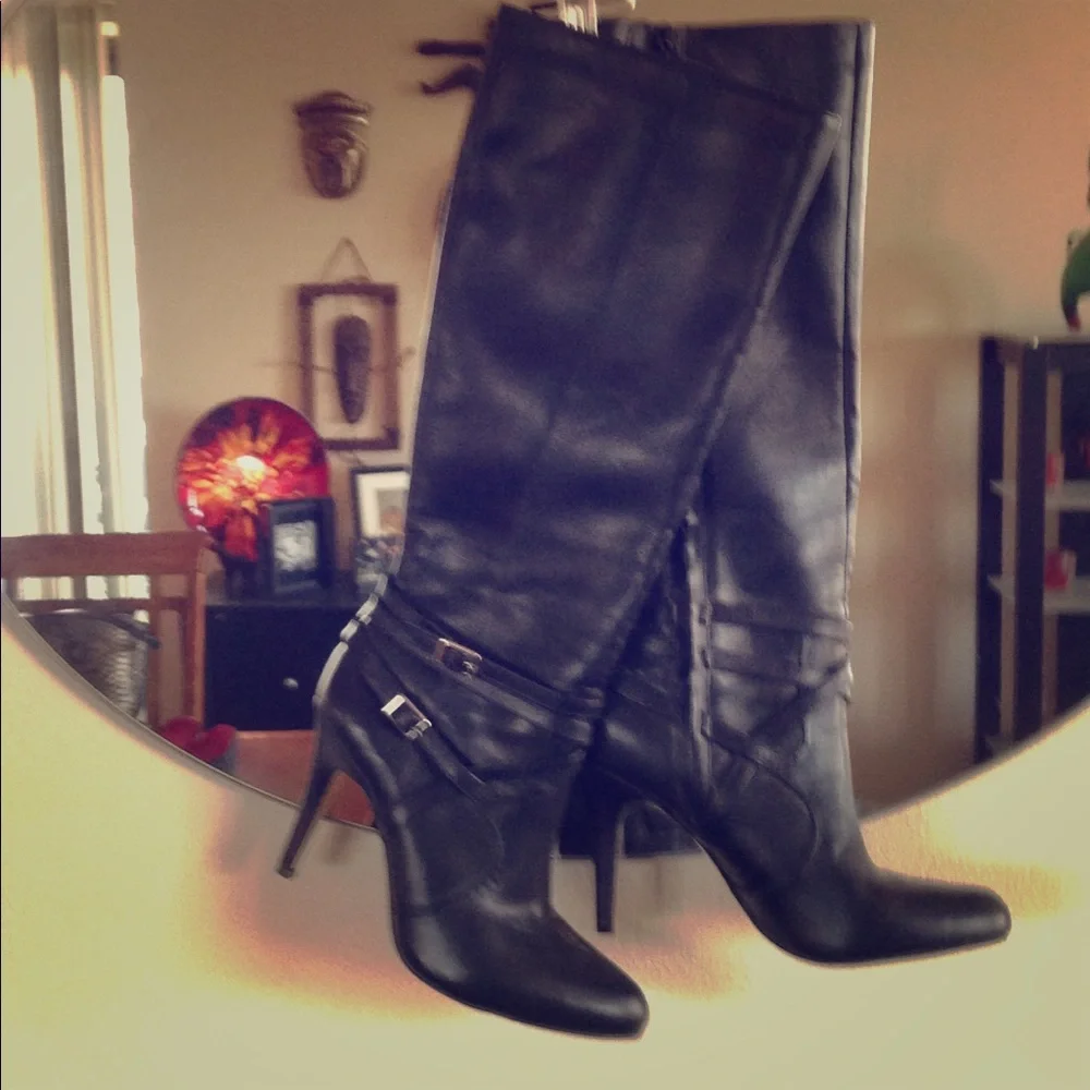 Beautiful black boots - Picture 1 of 4
